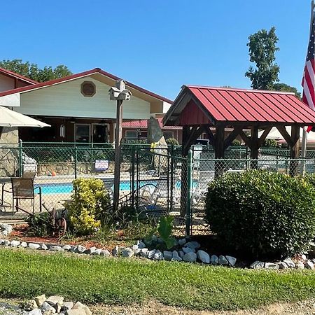 Bay Springs Country Inn & Marina Centre エクステリア 写真