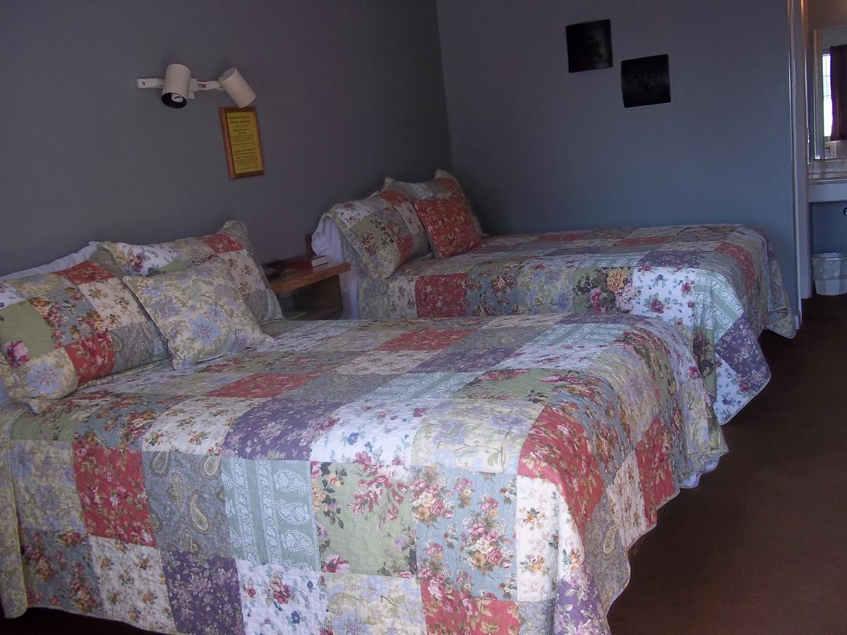 Bay Springs Country Inn & Marina Centre エクステリア 写真